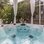 Roko - Luxury 60m From Beach! Ždrelac