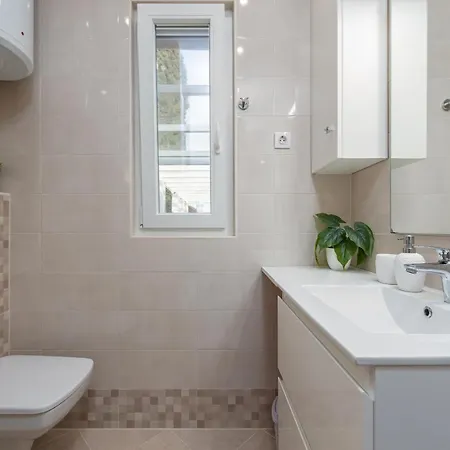 Roko - Luxury 60m From Beach! Zdrelac
