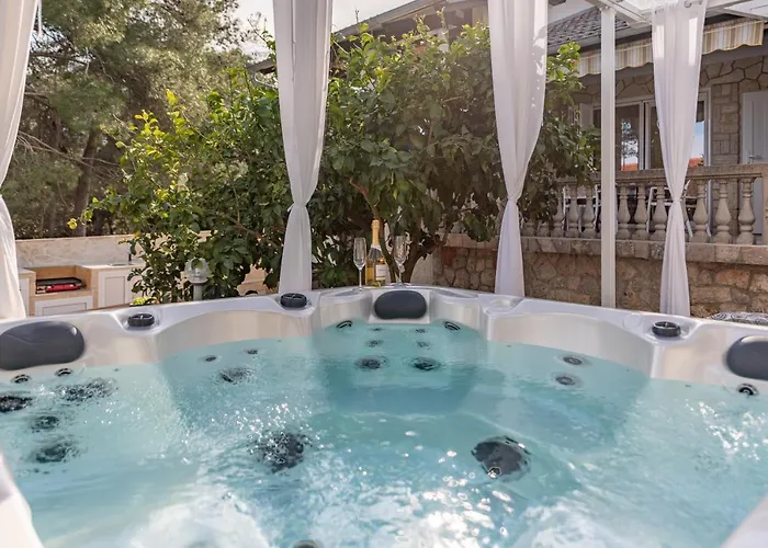 Roko - Luxury 60m From Beach! Zdrelac