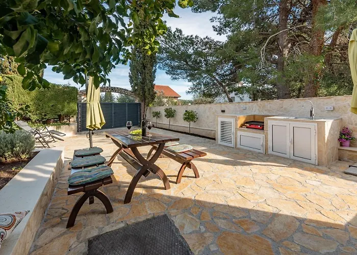 Roko - Luxury 60m From Beach! Zdrelac