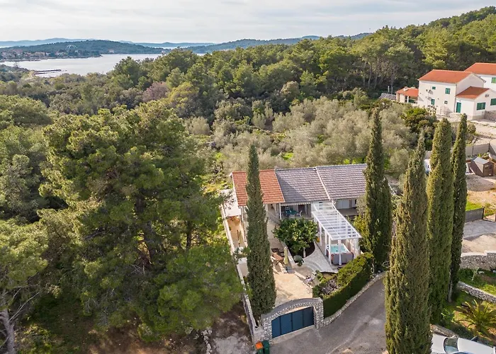 Roko - Luxury 60m From Beach! Vila