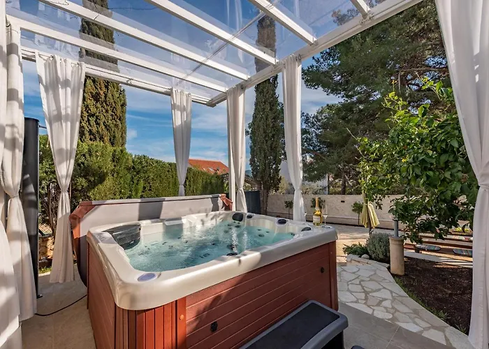 Roko - Luxury 60m From Beach! Zdrelac