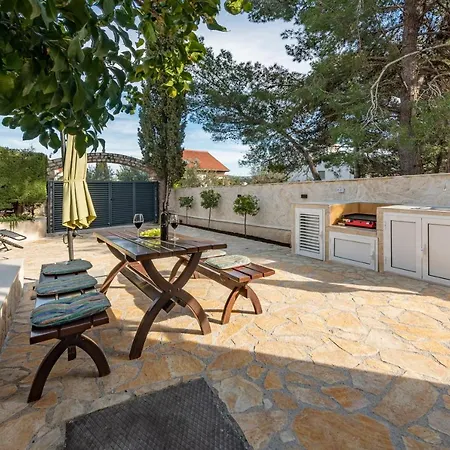 Roko - Luxury 60m From Beach! Ždrelac