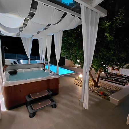 Roko - Luxury 60m From Beach! * Ždrelac