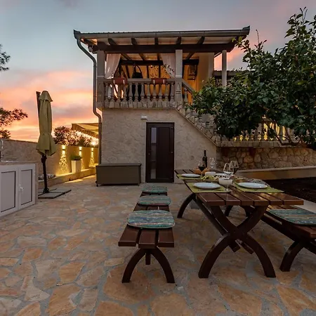 Villa Roko - Luxury 60m From Beach! Zdrelac