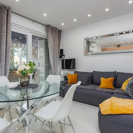 Roko - Luxury 60m From Beach! Villa