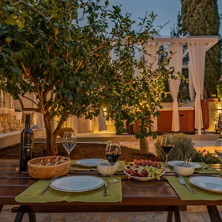 فيلة Roko - Luxury 60m From Beach!