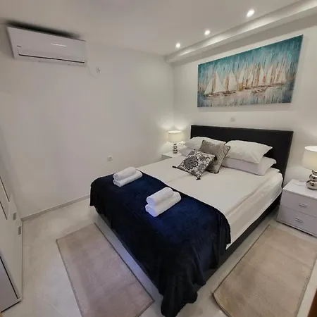Roko - Luxury 60m From Beach! Villa
